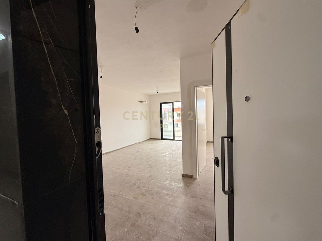 Apartament 1+1+Post parkimi Për Shitje në Golem tek rezidenca Eon, Durrës !
