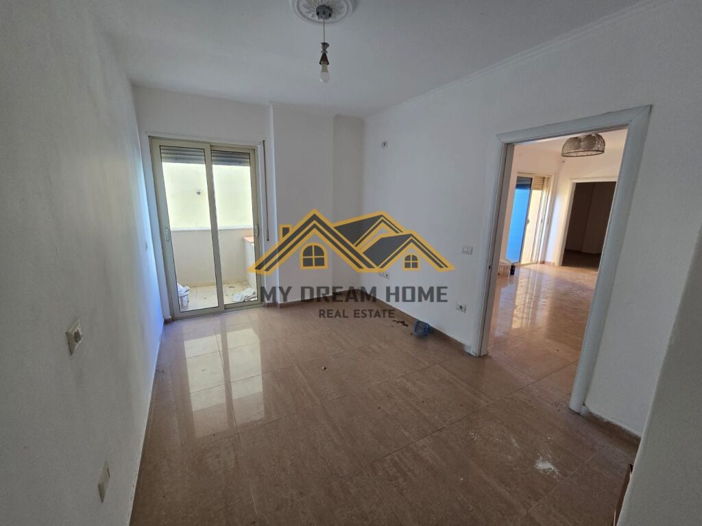 FLORIDA COMPLEX, WE ARE SELLING A 2+1 APARTMENT