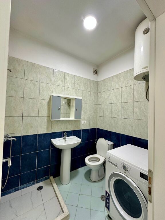 Shitet Apartament 1+1 te Terminali kthesa e Kamzes