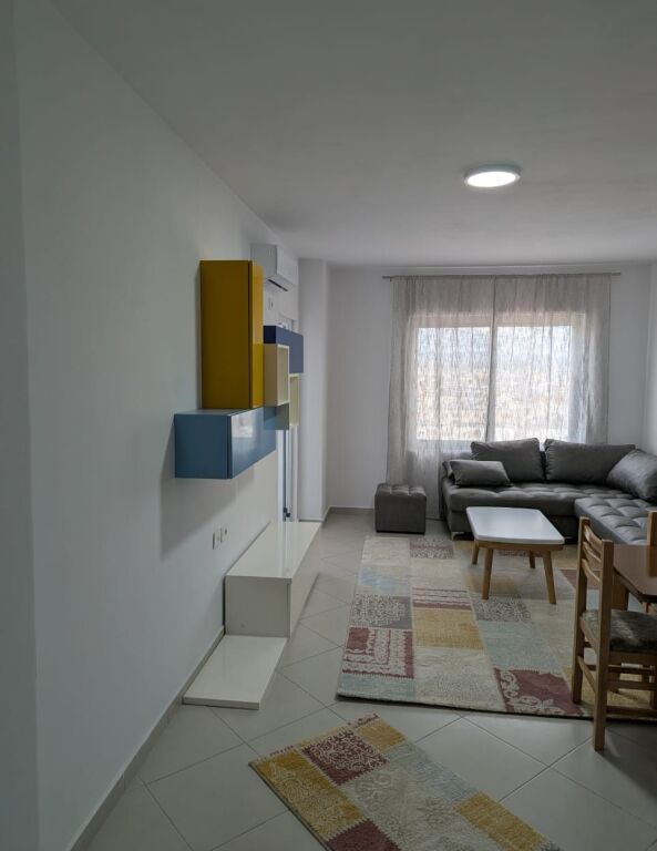 Jepet apartament me qera 1+1