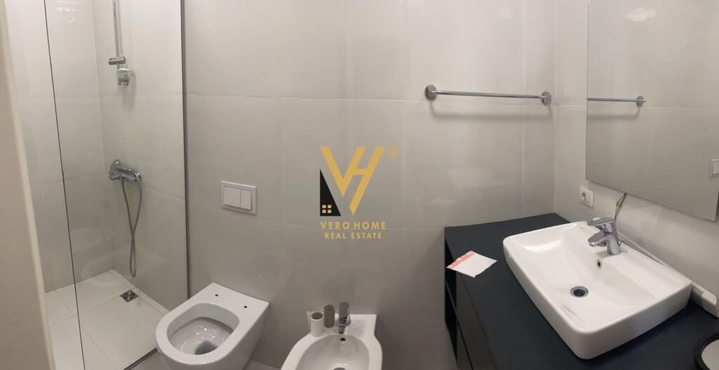 96 M2 OFFICE FOR RENT ON KAVAJES STREET 65,000 LEKE