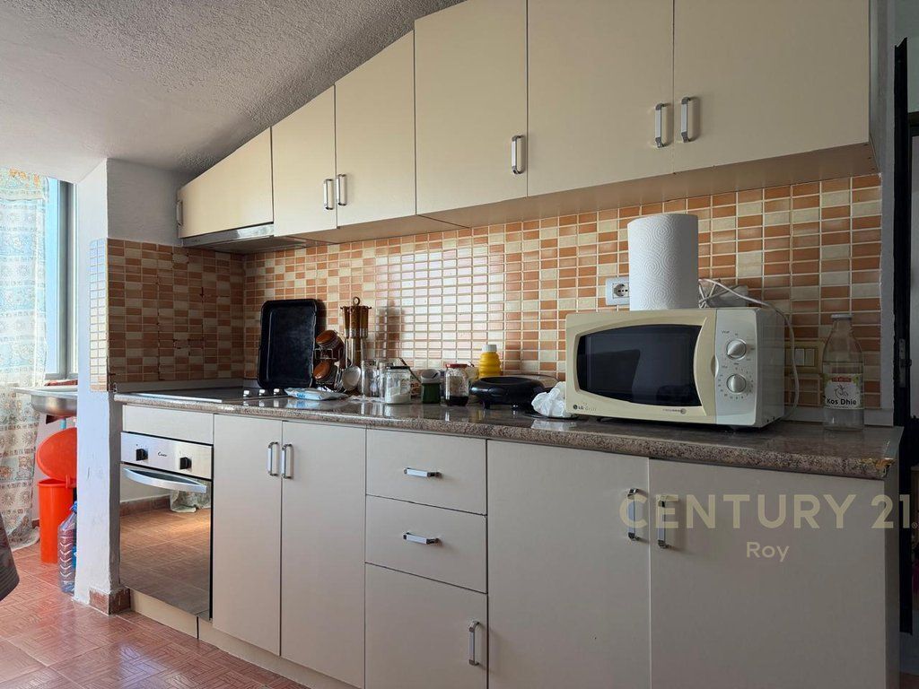 SHITET APARTAMENT 1+1 NË KOMPLEKSIN LIS, GOLEM!