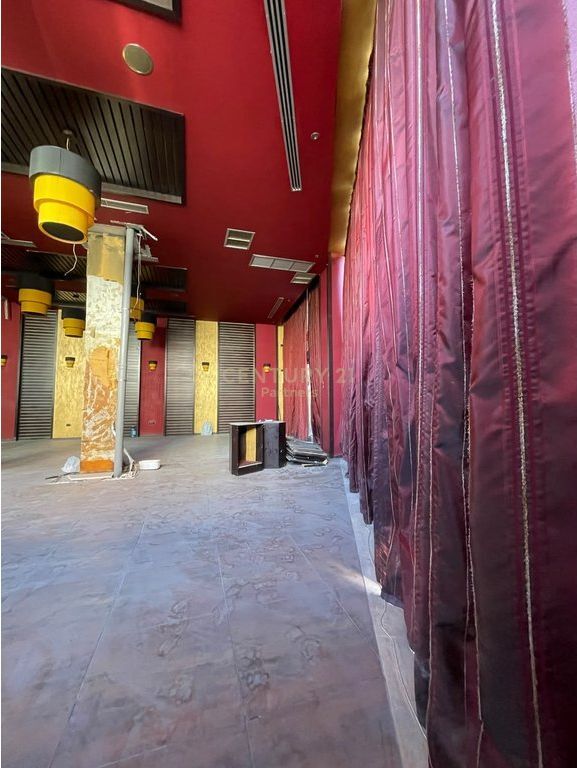 LOCALE COMMERCIALE IN AFFITTO – VICINO ALLA SCUOLA UNIFICATA