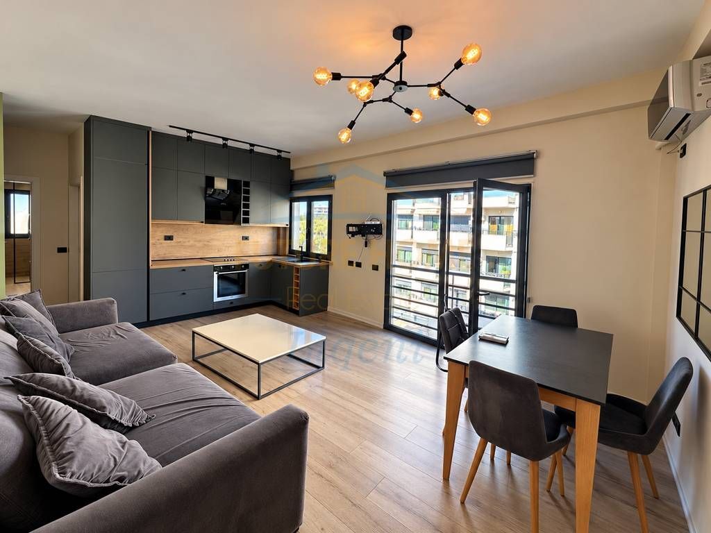 Qira apartament 1+1 Liqeni i thate,perballe Raddisonit.