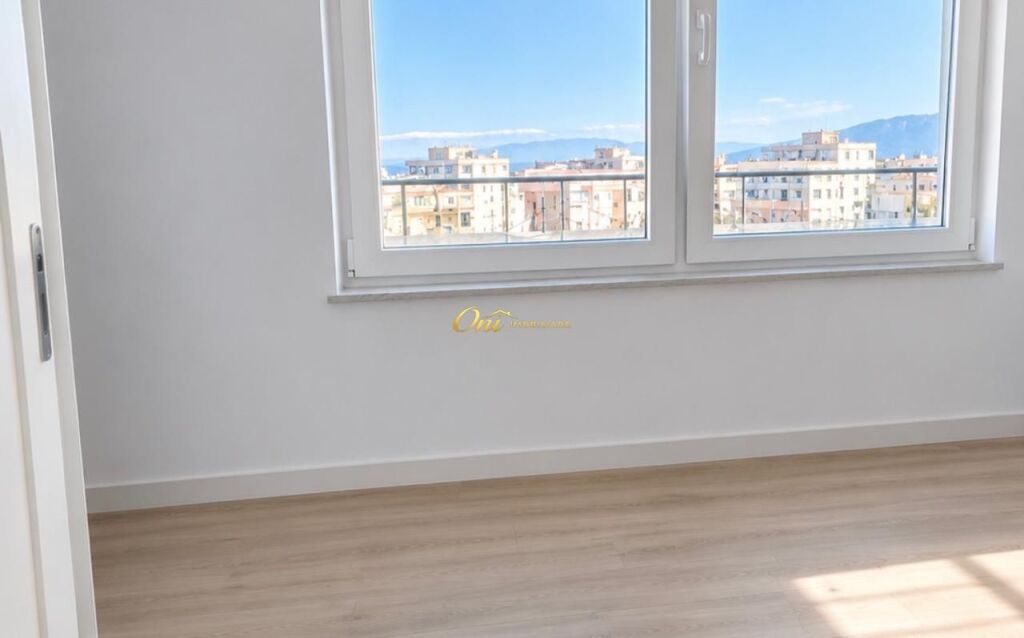 IN CENTRO SI AFFITTA SPAZIO UFFICIO