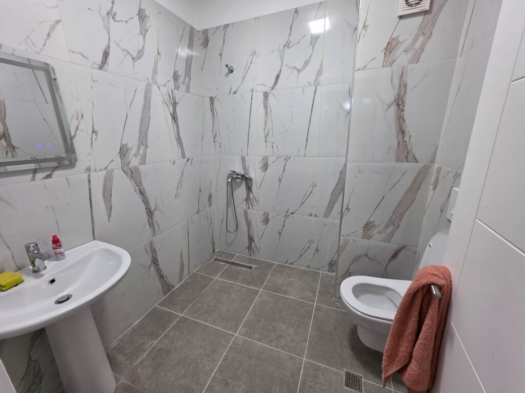 In affitto, appartamento 2+1+2, Univers City, Tirana