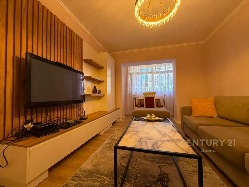 3+1 apartment for rent near the Electric Market!