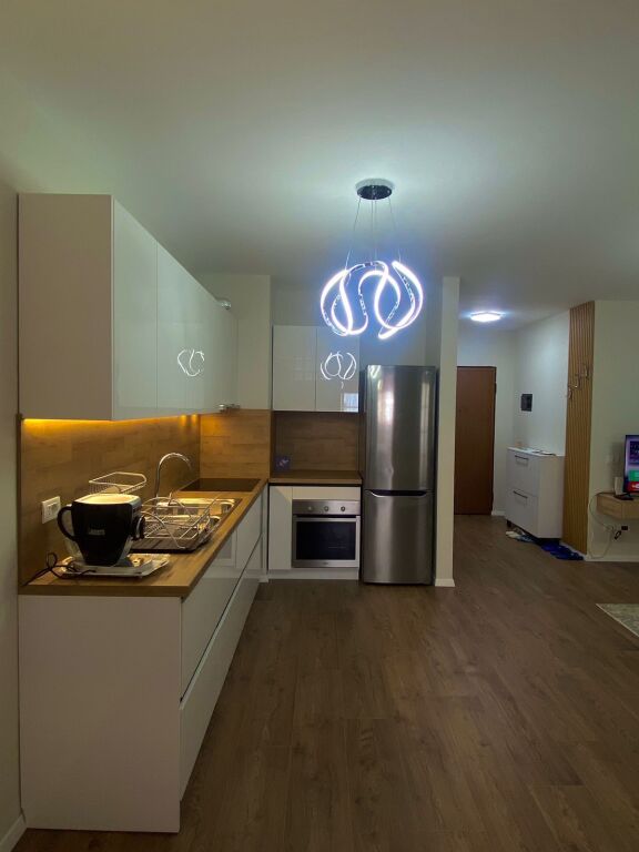 Jepet apartament me qera 2+1 pamje deti
