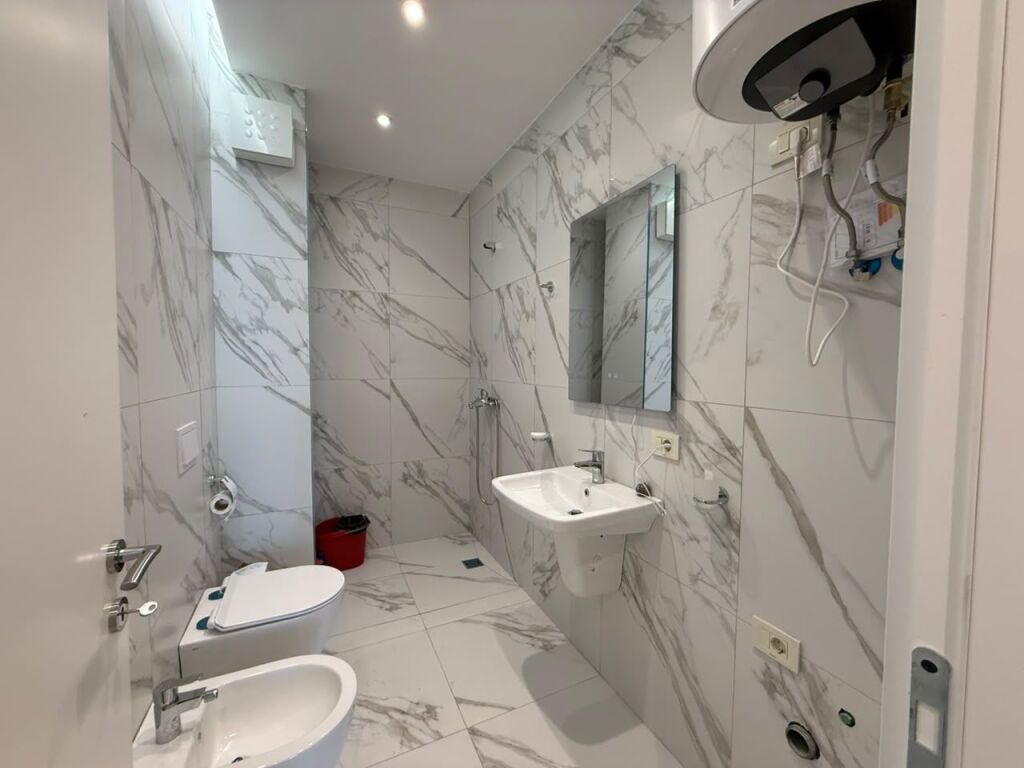 LOCALE PER UFFICI IN AFFITTO GOLDEN TOWER, MINE PEZA( 530581008-173)