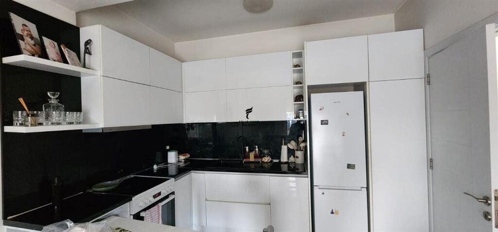 SHITET APARTAMENT 2+1 YZBERISHT 14.000.000 LEKE FH-99721