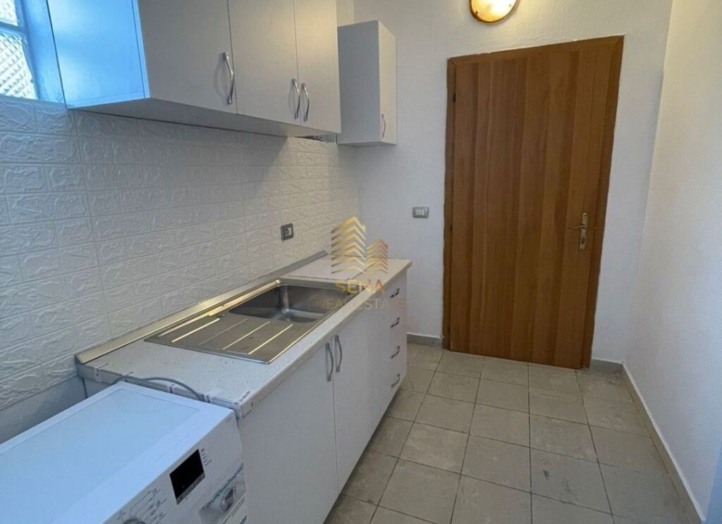 For rent, 1+1+balcony apartment, Paris Commune, 45,000 Lek/month