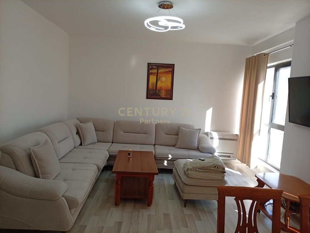 JAPIM ME QIRA APARTAMENT 2+1+2 NE ZONEN E 5 MAJIT!