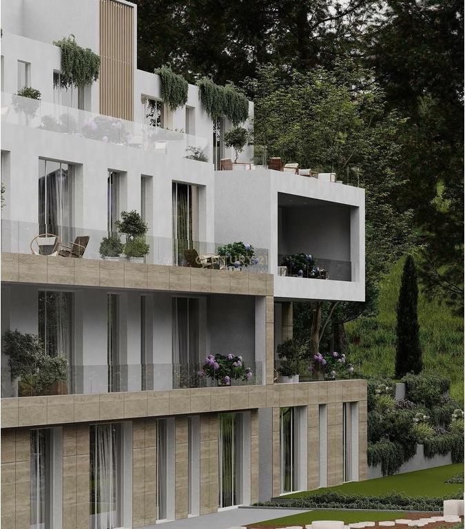 🏡 Shitet Apartament 3+1 me Oborr te Blin Residence, Farkë