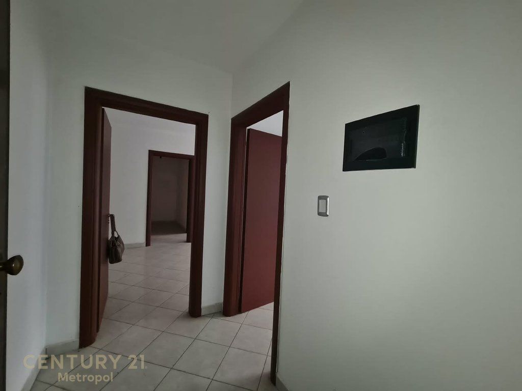 🏡 APARTAMENT 2+1 NË SHITJE – YZBERISH, PALLATET DOLA!
