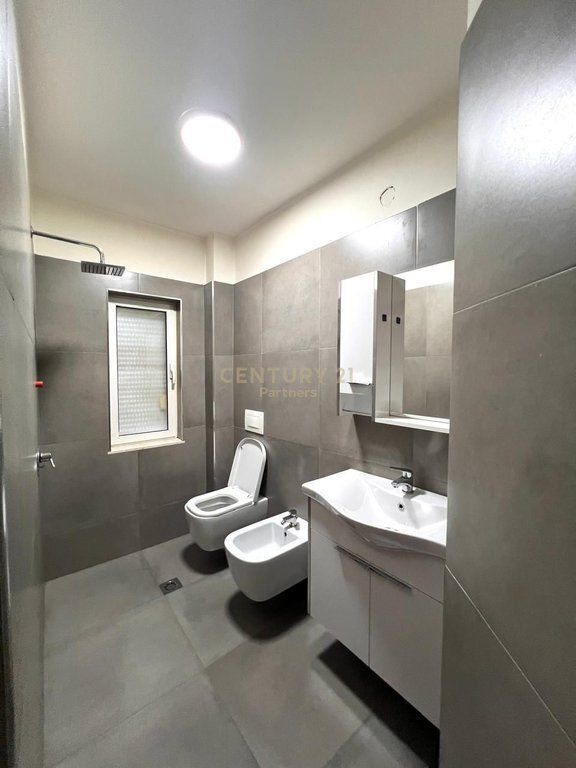 AFFITTIAMO UN UFFICIO DI 115 M2 VICINO A BEGA 07, KOMUNA E PARISIT