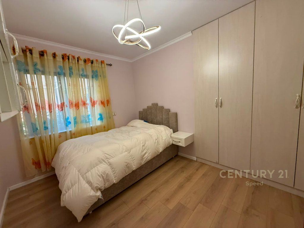 3+1 apartment for rent near the Electric Market!