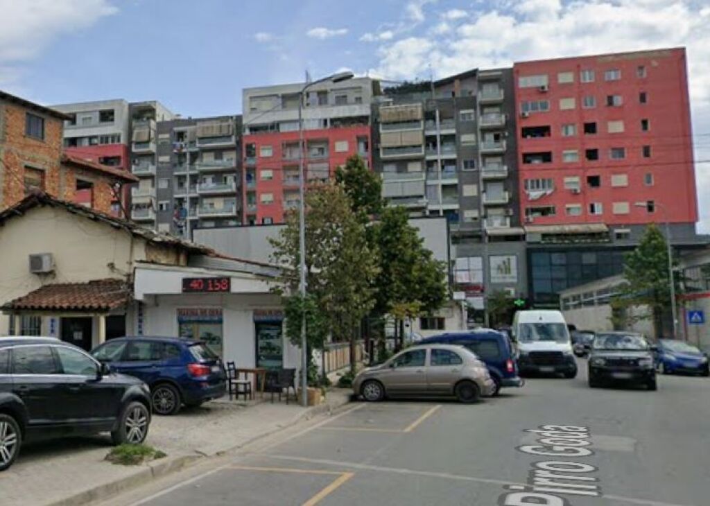 Business premises for rent in Yzberisht near the American Hospital ID 5865