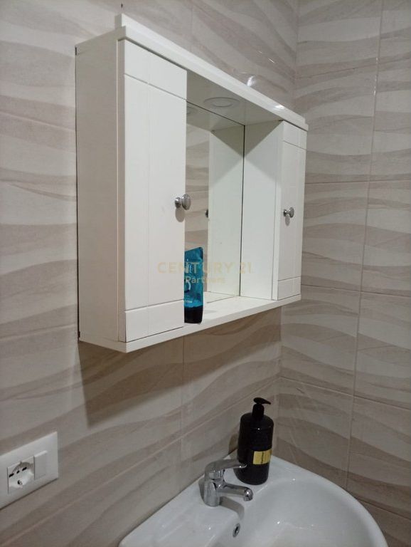 JAPIM ME QIRA APARTAMENT 2+1+2 NE ZONEN E 5 MAJIT!