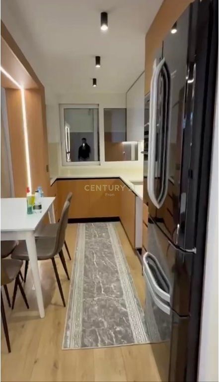 Appartamento di lusso 1+1 in affitto nel centro di Tirana 1.100 € /Mese