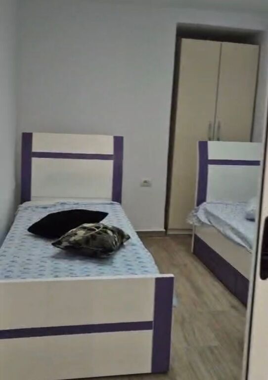 Jepet apartament 2+1 me qira tek 21 Dhjetori , prane Neranxi , Rruga e Kavajes , Vasil Shanto , Rruga Myslym Shyri .