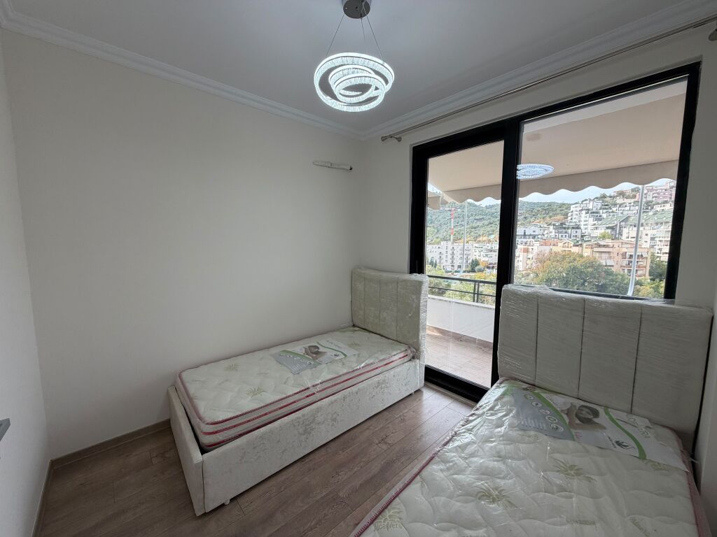 Shitet Apartament 2+1 Liqeni i thate