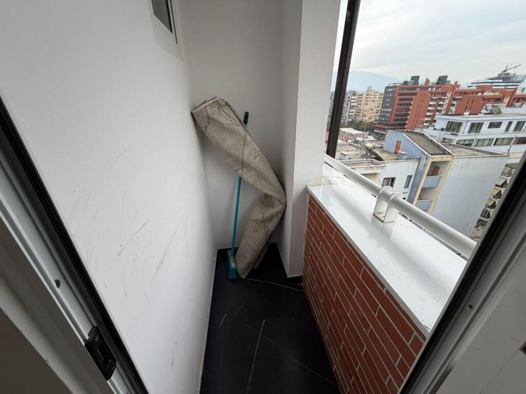 🏡 JEPET ME QIRA GARSONIERE – 📍 Kompleksi Delijorgji