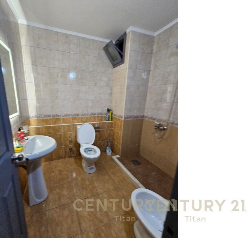 Jepet me qera Apartament 2+1 në Laprakë