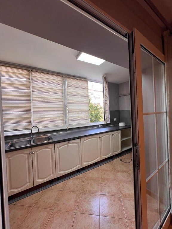 AFFITTIAMO UN UFFICIO DI 115 M2 VICINO A BEGA 07, KOMUNA E PARISIT