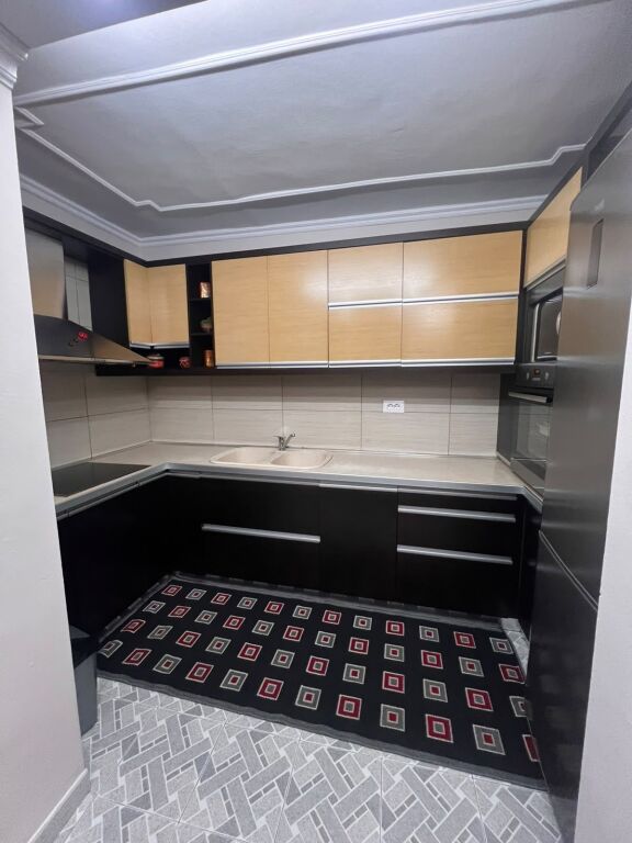 Apartament Me Qera 3+1 Tek Shkolla e Baletit (ID B23160) Tirane