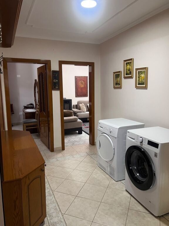 Apartament Me Qera 3+1 Tek Shkolla e Baletit (ID B23160) Tirane