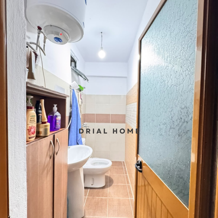 Apartament me qera 1+1