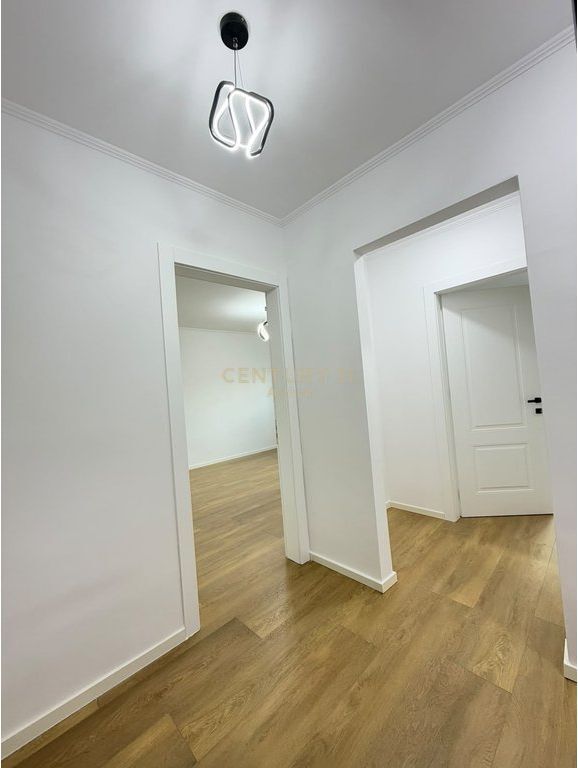 Apartament 1+1 per qira ne qender te Tiranes.