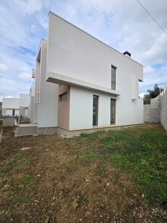 🏡 SHITET VILË INDIVIDUALE 2-KATËSHE + BODRUM | PRANË TEGUT