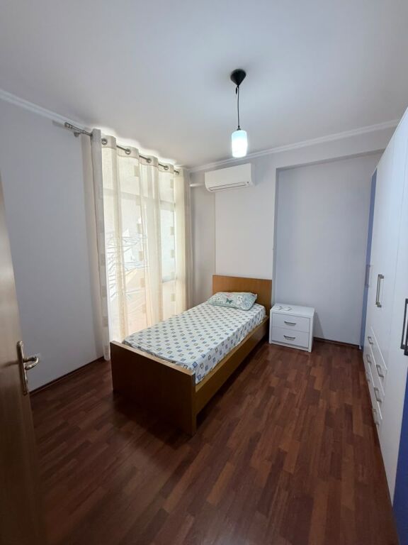 JEPET ME QIRA APARTAMENT 3+1+2 – RRUGA E KAVAJËS**