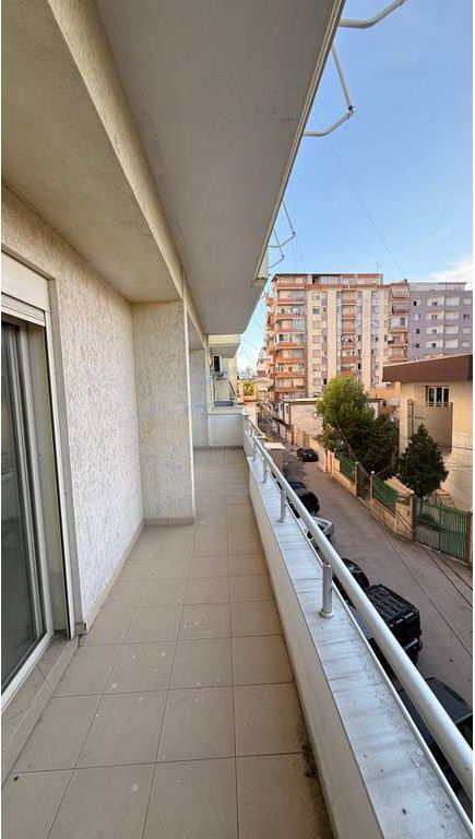 Shitet, Apartament 2+1+2, Kazazi, Durrës.