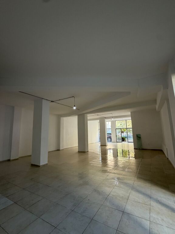Sale | Ambjent Biznesi | Fresku | 230000 € i diskutueshem