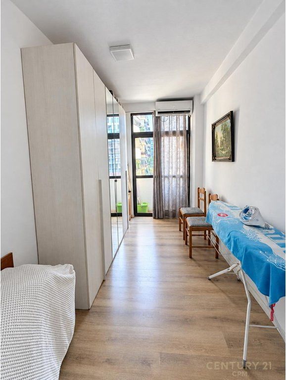 PRANE LULISHTES KOMUNA E PARISIT SHESIM APARTAMENT 2+1+2 280,000 €