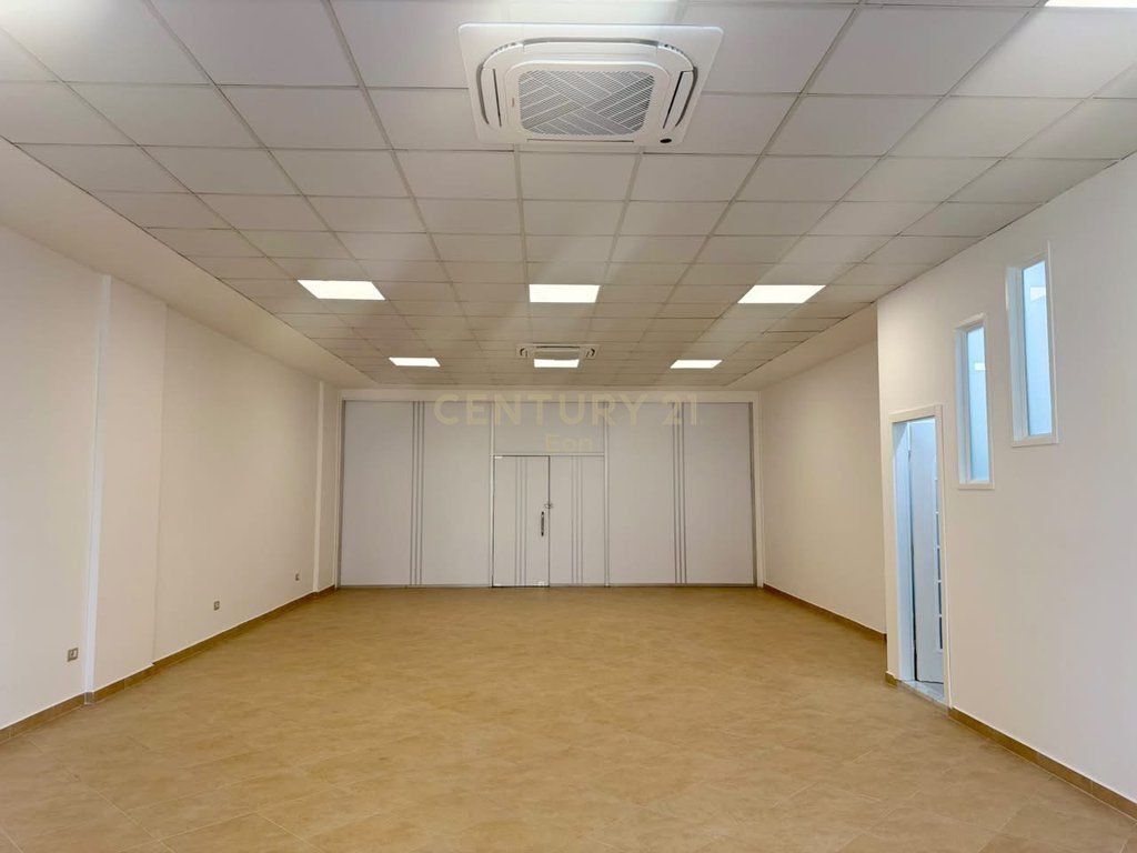 Locale commerciale di 104 m² in Affitto – Spiaggia, Durrës | Prima Stazione