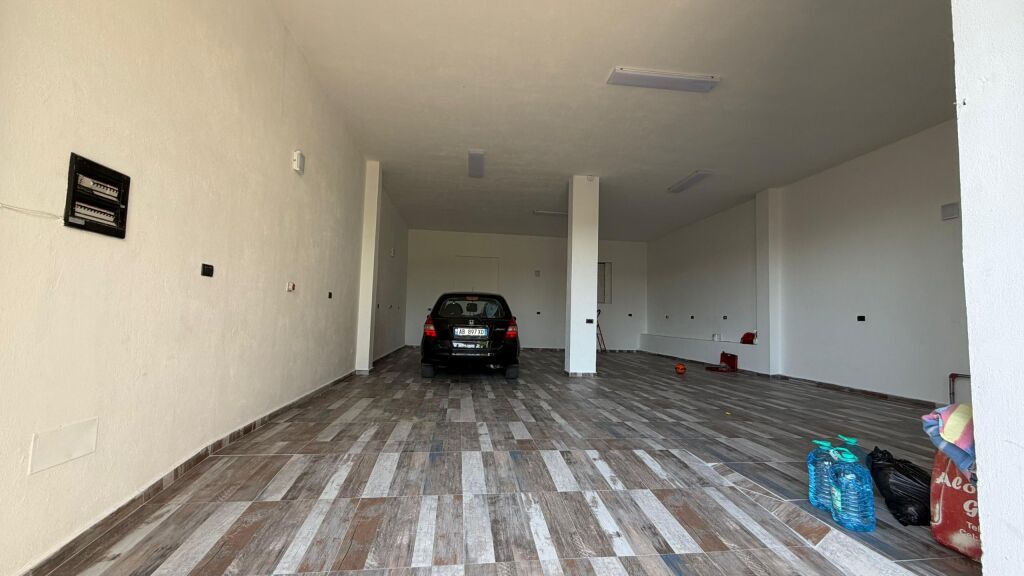 Qera | Ambjent Biznesi | Kodra E Priftit | 500 €/muaj