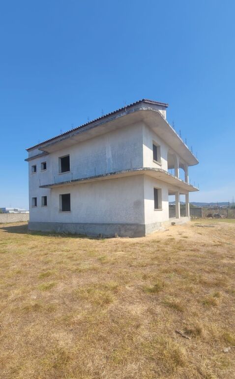 🏡 SHITET VILË 2-KATËSHE + PAPAFINGO NË KAVAJË