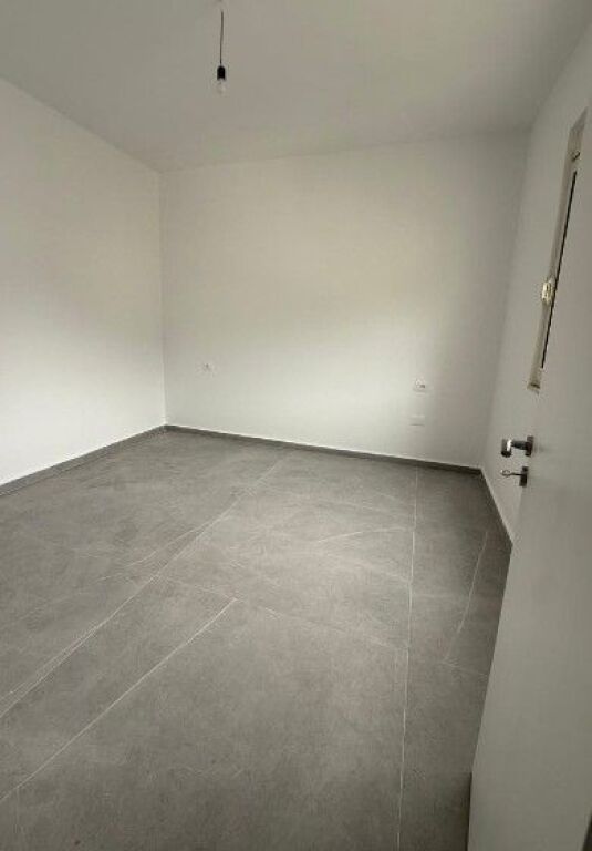 SHITET APARTAMENT 1+1 ME PAMJE NGA DETI – SARANDË