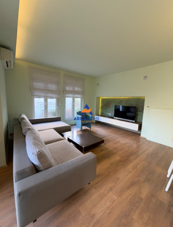 JEPET VILË ME QIRA ME 3 KATE "WHITE HOUSES, TEG" 250000 LEKE
