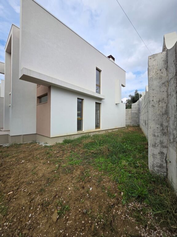 🏡 Shitet vilë individuale 2-katëshe + bodrum | Pranë TEG🍃