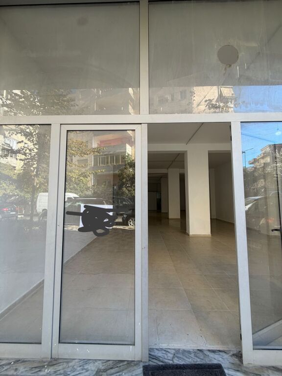 Sale | Ambjent Biznesi | Fresku | 230000 € i diskutueshem