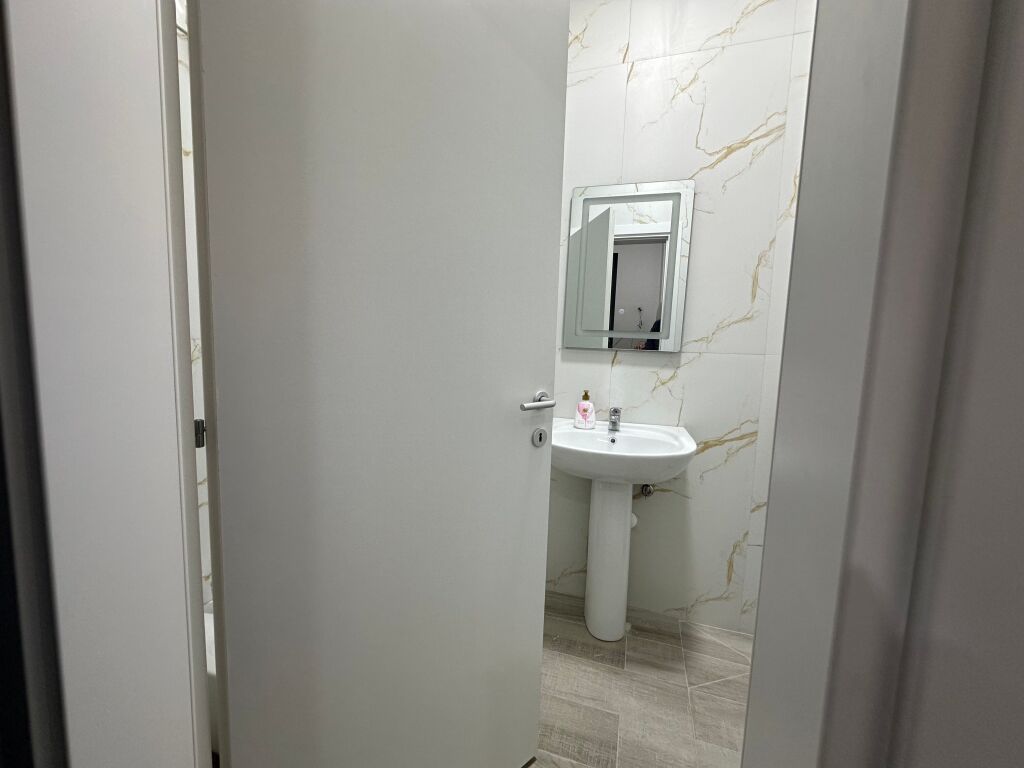 Jepet me qira apartament 1+1