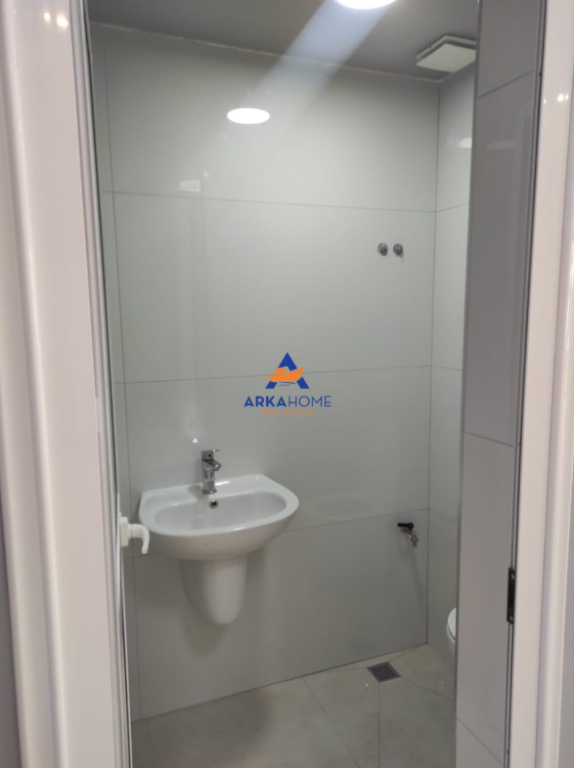 BUSINESS SPACE FOR RENT 120M2 "OPPOSITE DELIJORGJI, KAVAJES STREET" 180000 LEKE
