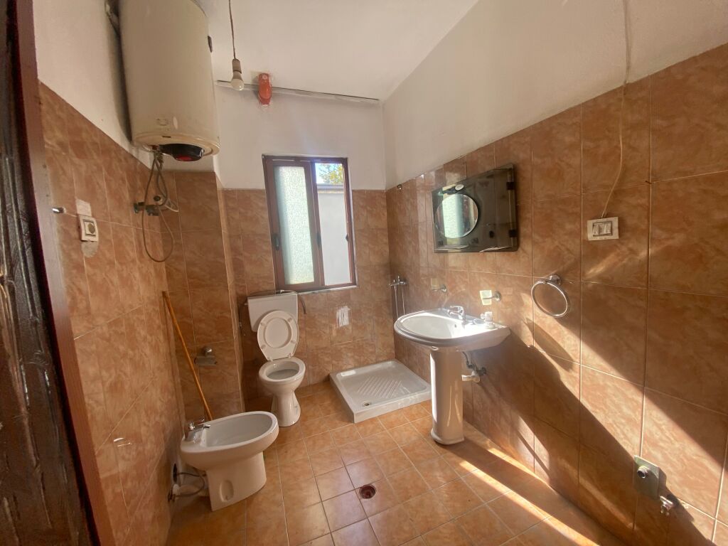 Empty 1+1 apartment for rent 5 Maji !