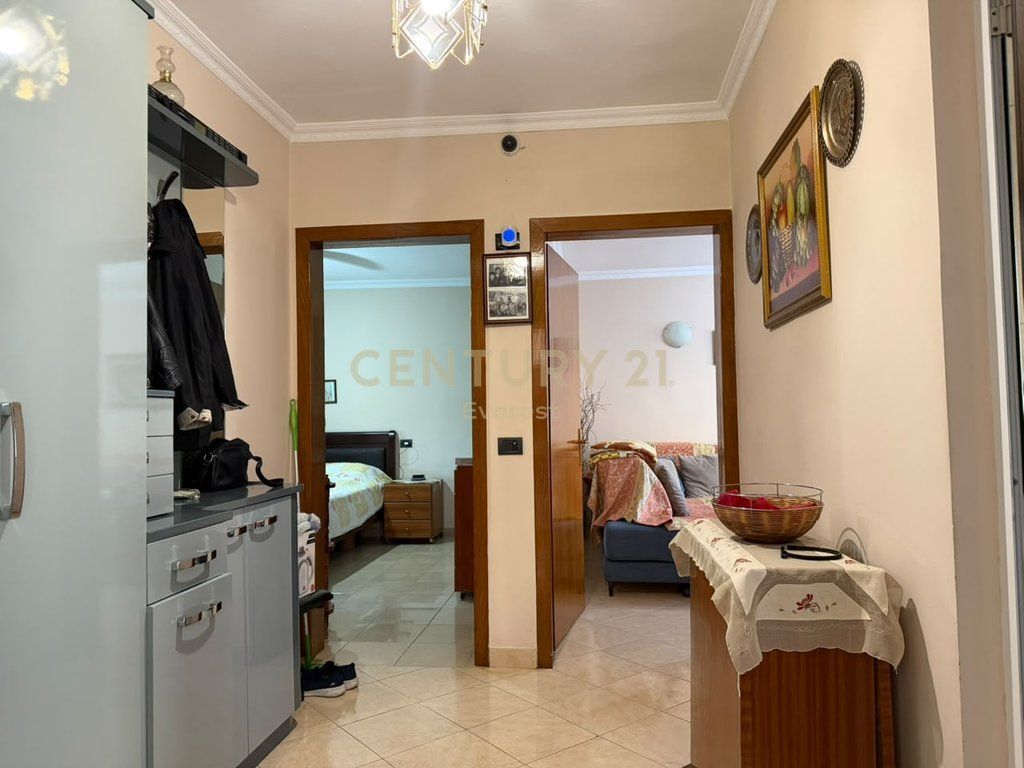 RRUGA FORTUZI, JAPIM ME QIRA APARTMENT 1+1