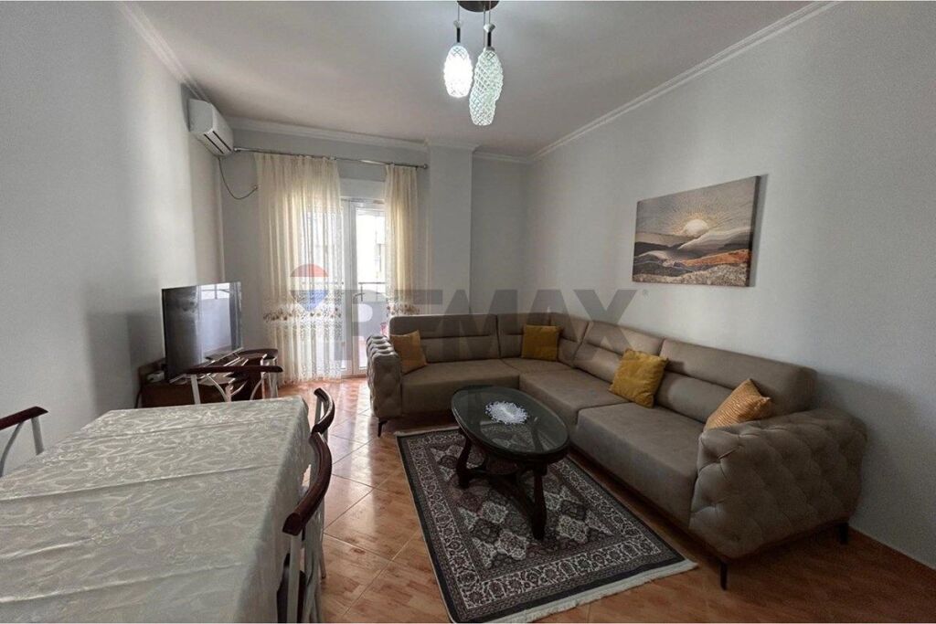 🏡 APPARTAMENTO 2+1+2 IN AFFITTO A LUNGO TERMINE – VLORË!