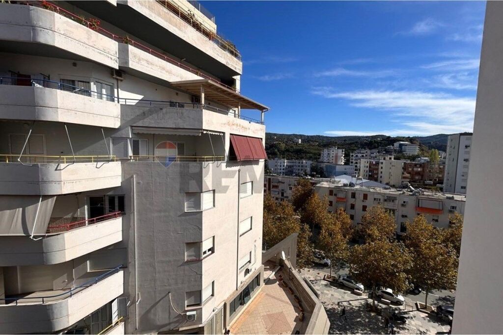 🏡 APPARTAMENTO 2+1+2 IN AFFITTO A LUNGO TERMINE – VLORË!